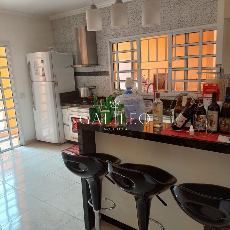 Casa em PARQUE CIDADE JARDIM II, JUNDIAÍ - Casa à Venda em Jundiaí-SP, Parque Cidade Jardim II: 3 Quartos, 1 Suíte, 2 Salas, 3 Banheiros, 2 Vagas, 159m²! - Foto 1