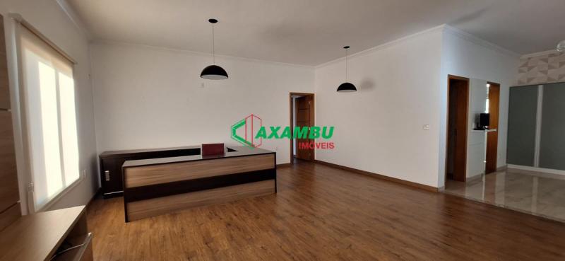 Casa em CAXAMBU, JUNDIAÍ - Imperdível: Casa à venda em Jundiaí-SP, bairro Caxambu - 3 quartos, 1 suíte, 2 salas, 4 vagas, 237,10m². Confira! - Foto 3