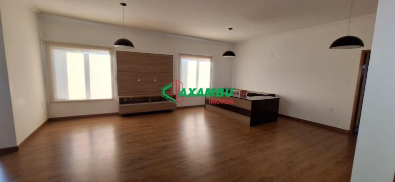 Casa em CAXAMBU, JUNDIAÍ - Imperdível: Casa à venda em Jundiaí-SP, bairro Caxambu - 3 quartos, 1 suíte, 2 salas, 4 vagas, 237,10m². Confira! - Foto 2