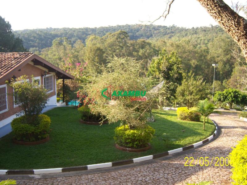 Chácara em SOARES, JARINU - Chácara à venda em Jarinu-SP, bairro Soares: 5 quartos, 1 suíte, 2 salas, 4 banheiros, 600m² de área. Venha conferir!