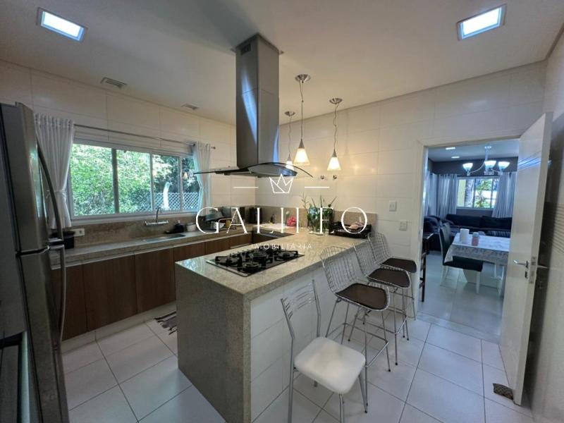 Condominio em ENGORDADOURO, JUNDIAÍ - Casa de alto padrão em condomínio no Engordadouro, Jundiaí-SP: 3 quartos, 3 suítes, 2 salas, 3 banheiros, 6 vagas, 308m².