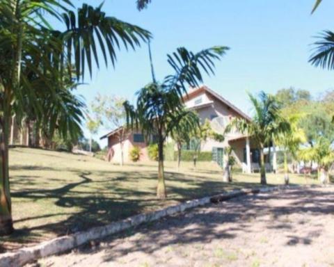 Comprar chácara 3.200 m² Roseira Jundiaí SP