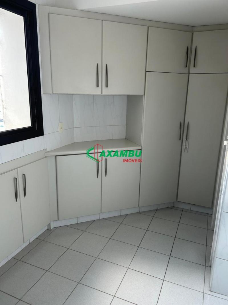 Apartamento em CENTRO, JUNDIAÍ - Apartamento de luxo para locação no coração de Jundiaí-SP: 3 quartos, 1 suíte, 1 sala, 4 banheiros, 2 vagas de garagem, 136 m². - Foto 2