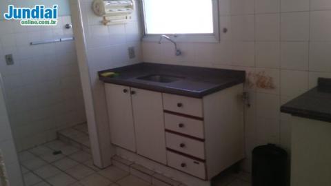 Apto aluga-se - ótima localização.