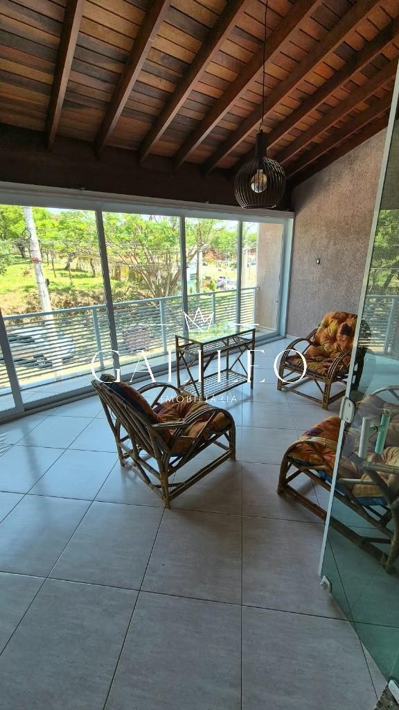 Casa em PARQUE ALMERINDA PEREIRA CHAVES, JUNDIAÍ - Impecável casa à venda em Jundiaí-SP, Parque Almerinda Pereira Chaves: 3 quartos, 1 suíte, 2 salas, 3 banheiros, 2 vagas, 218m². - Foto 2