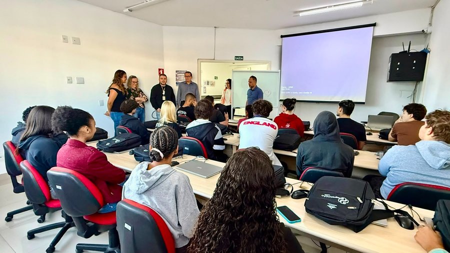 Curso da Escola de Gestão Pública aproxima jovens da tecnologia com formação em Python e drones