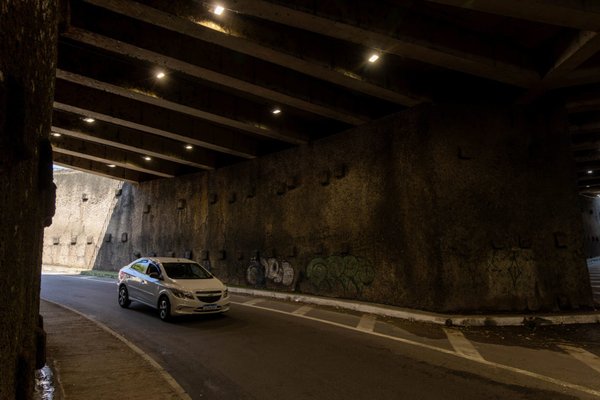 Prefeitura moderniza iluminação do túnel da Ponte São João e amplia a instalação de luminárias LED em diferentes regiões da cidade