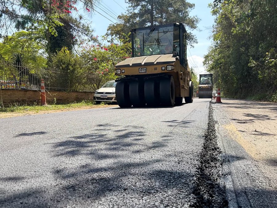 Pavimentação da Avenida Tasso Pinheiro, no Terra Nova, entra na reta final e avança na recuperação da via