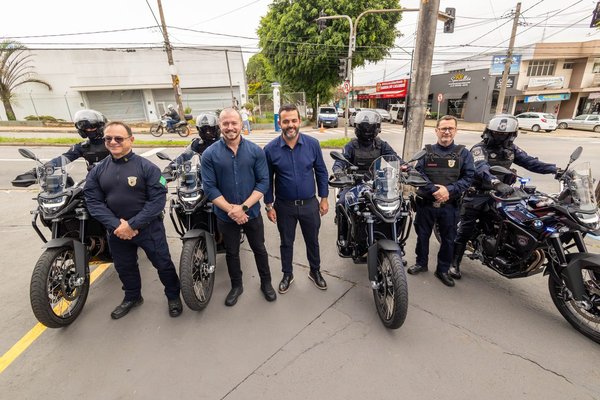 Caxambu recebe nova torre de segurança, a 16ª de Jundiaí, e novas motos reforçam patrulhamento da Guarda Municipal