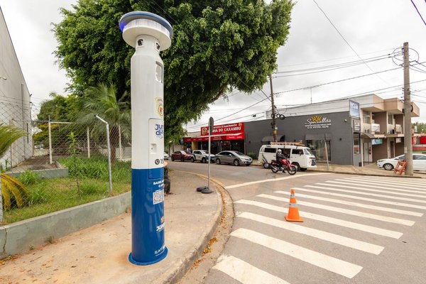Caxambu recebe nova torre de segurança, a 16ª de Jundiaí, e novas motos reforçam patrulhamento da Guarda Municipal
