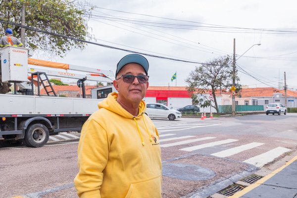 Prefeitura revitaliza iluminação pública e acesso no entorno do Rio Guapeva, na Vila Argos