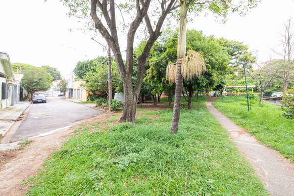 Prefeitura revitaliza iluminação pública e acesso no entorno do Rio Guapeva, na Vila Argos