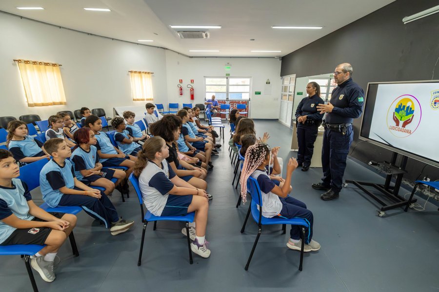 Ludicidadania, da GMJ, orienta alunos sobre educação financeira; votação popular para escolha do mascote do programa segue aberta