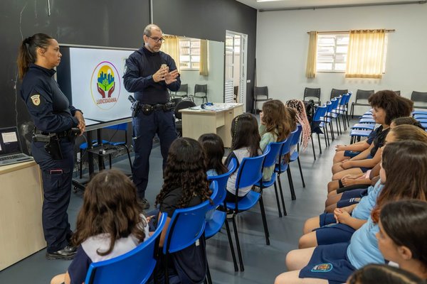Ludicidadania, da GMJ, orienta alunos sobre educação financeira; votação popular para escolha do mascote do programa segue aberta