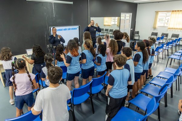 Ludicidadania, da GMJ, orienta alunos sobre educação financeira; votação popular para escolha do mascote do programa segue aberta