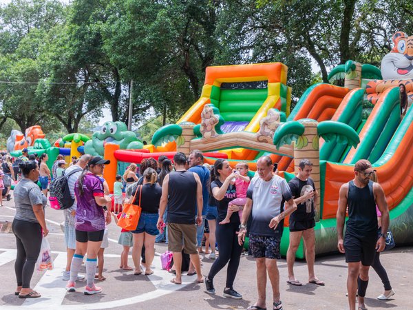 Famílias aproveitam Dia das Crianças com diversão e reencontros no Parque do Corrupira