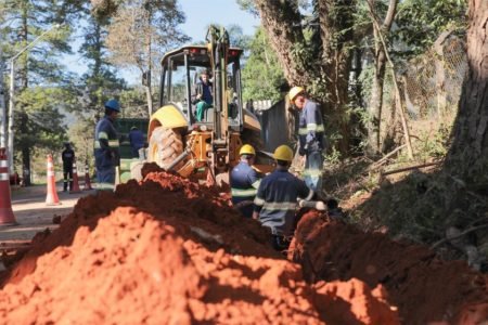 DAE Jundiaí alerta: ligações irregulares de água da chuva podem causar extravasamentos de esgoto