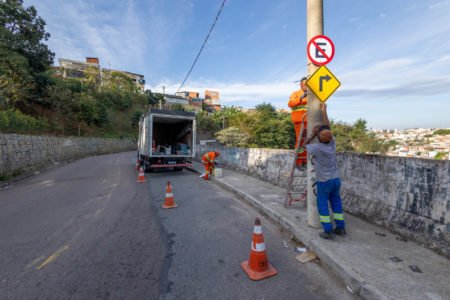 Prefeitura implanta ilha de refúgio para pedestres na Rua Messina, no Bonfiglioli