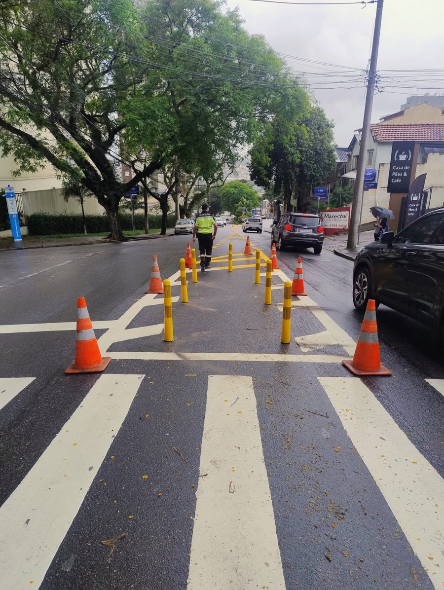 Prefeitura implanta ilha de refúgio para pedestres na Rua Messina, no Bonfiglioli