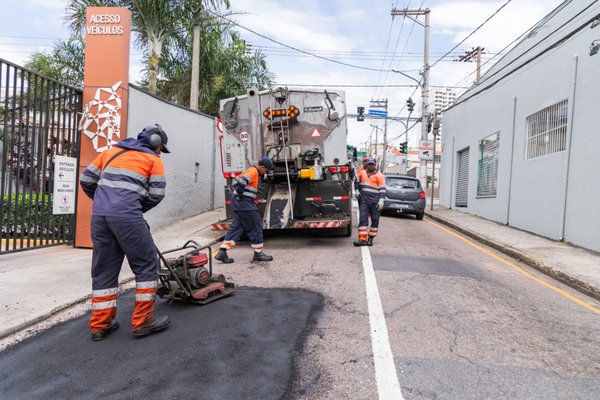 Operação Tapa-Buracos recupera cerca de 100 buracos por dia em Jundiaí