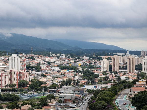 Jundiaí tem previsão de chuva e temporais até domingo; veja como fica o tempo