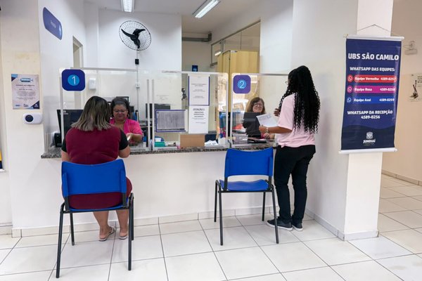 Jundiaí promove ações do Outubro Rosa e aplica de 400 doses de vacinas no fim de semana