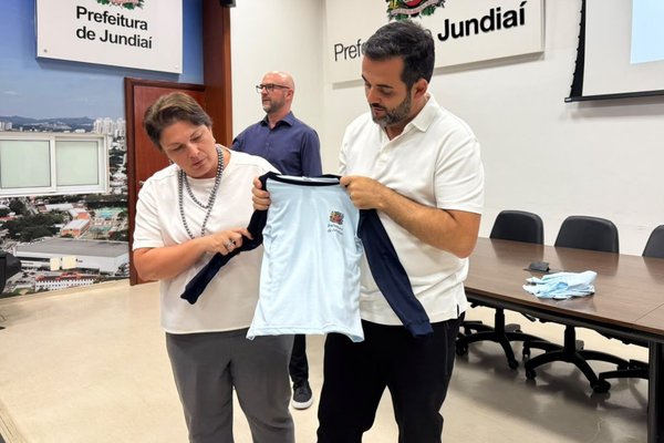 Prefeitura apresenta linha de crédito do Banco do Povo para confecções que produzirão uniformes escolares em Jundiaí