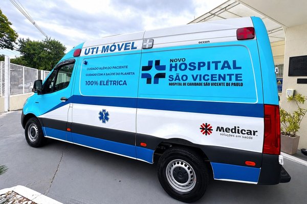 Hospital São Vicente entra na vanguarda da mobilidade sustentável com ambulância elétrica