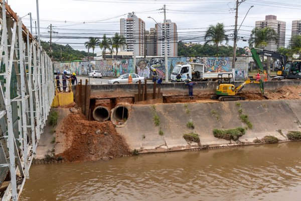 Prefeitura e DAE Jundiaí intensificam obras de contenção e recuperação de galerias pluviais na Avenida Antônio Frederico Ozanam
