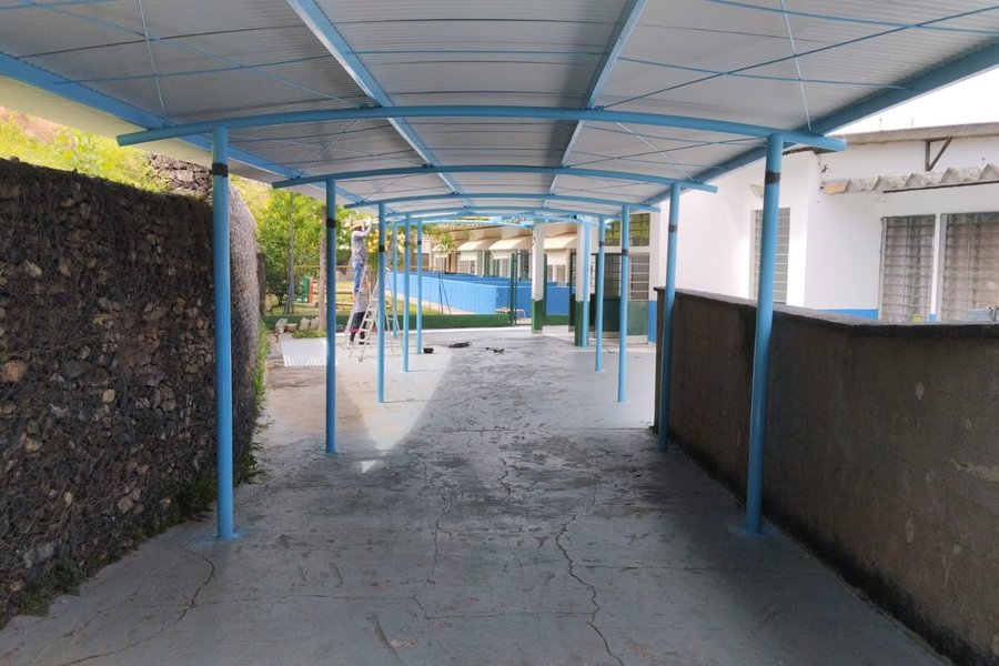 Prefeitura investe mais de R$ 500 mil em coberturas de acesso em escolas municipais