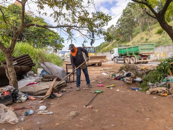 Prefeitura intensifica ações de cuidado e conservação dos espaços públicos no Jardim São Camilo